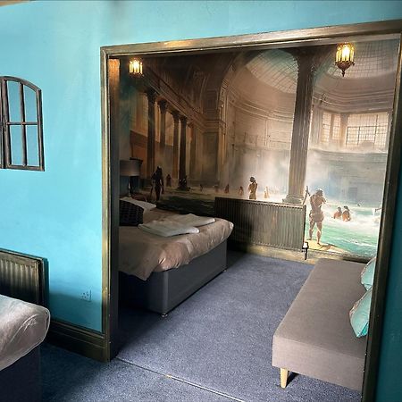 Stonehenge Inn & Shepherd'S Huts Bulford Bagian luar foto