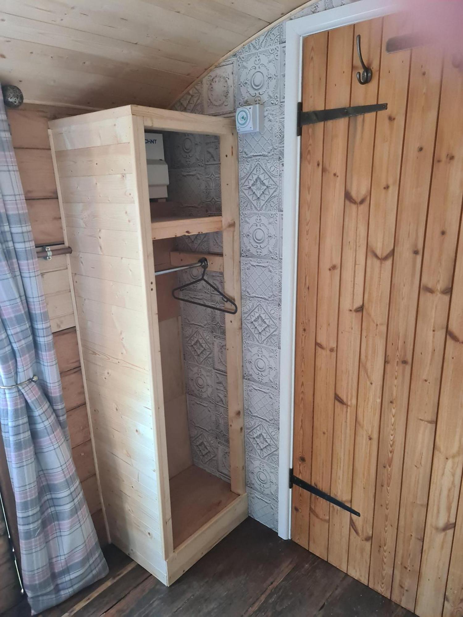 Stonehenge Inn & Shepherd'S Huts Bulford Ruang foto