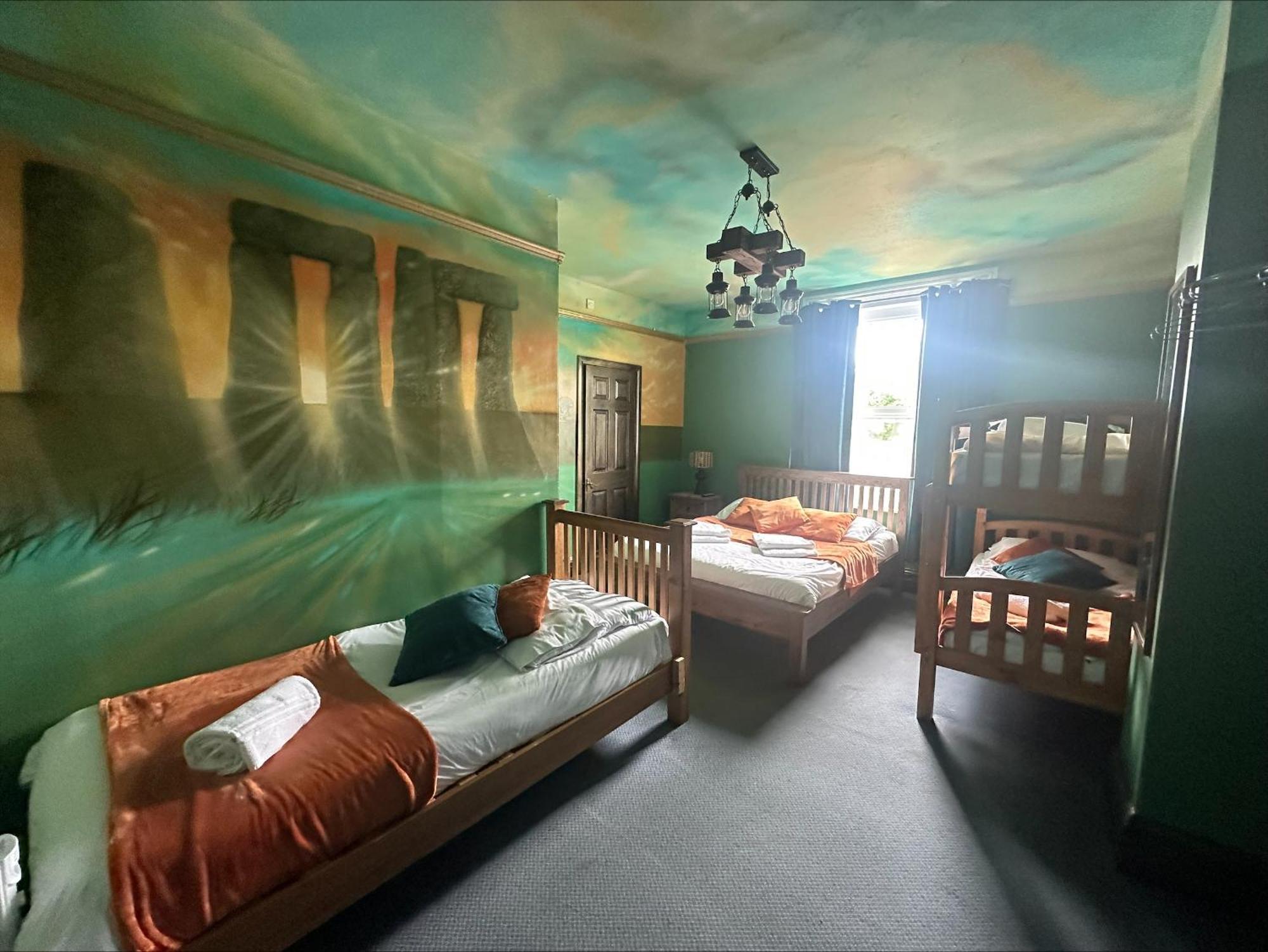 Stonehenge Inn & Shepherd'S Huts Bulford Ruang foto