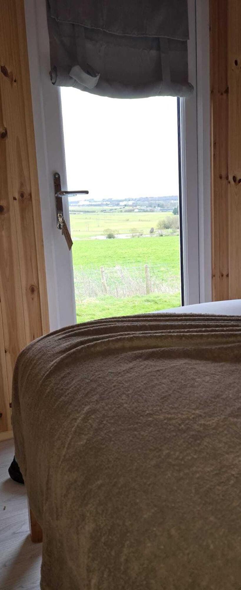 Stonehenge Inn & Shepherd'S Huts Bulford Ruang foto